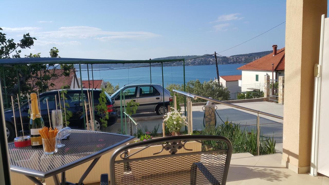 Apartments Anaivana Trogir Quarto foto